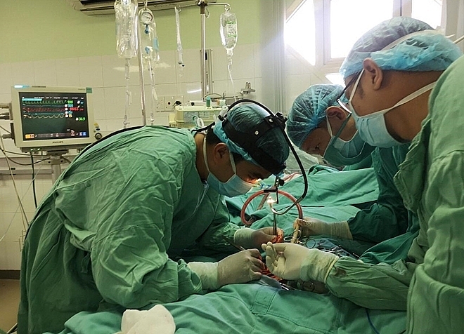 nu benh nhan viem co tim cap duoc cuu song than ky