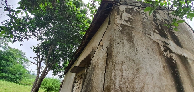 Doanh nghiệp nổ mìn khai thác đá, dân sống trong sợ hãi doanh nghiep no min khai thac da dan song trong so hai