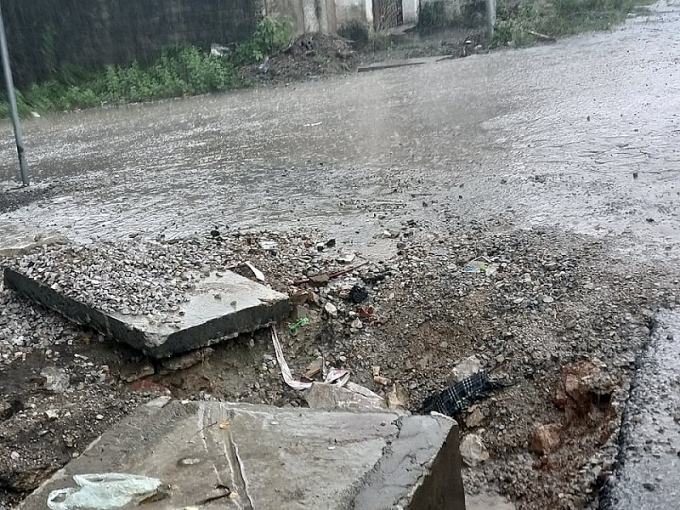 du an bot nghin ty thu phi nhieu nam chua xong muong thoat nuoc bay nguoi di duong