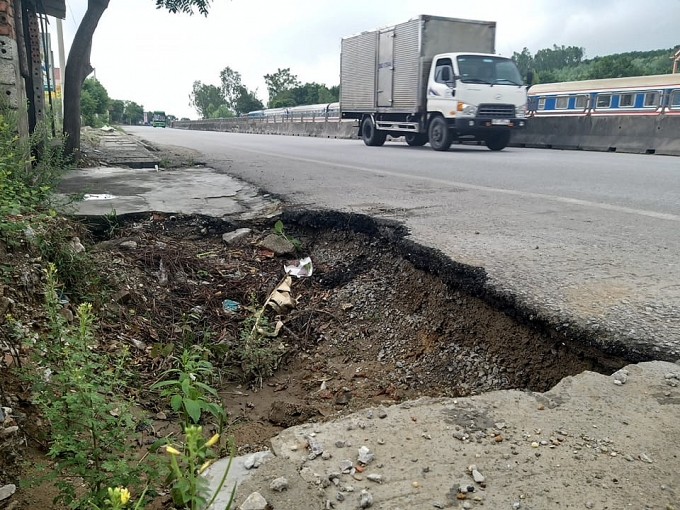 du an bot nghin ty thu phi nhieu nam chua xong muong thoat nuoc bay nguoi di duong