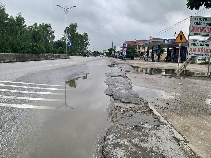 du an bot nghin ty thu phi nhieu nam chua xong muong thoat nuoc bay nguoi di duong