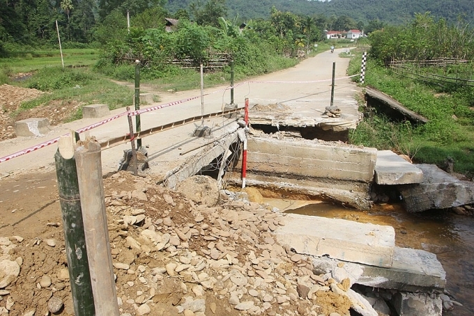 Cầu tràn xuống cấp trầm trọng, ẩn họa chực chờ trong mùa mưa lũ cau tran xuong cap tram trong an hoa chuc cho trong mua mua lu