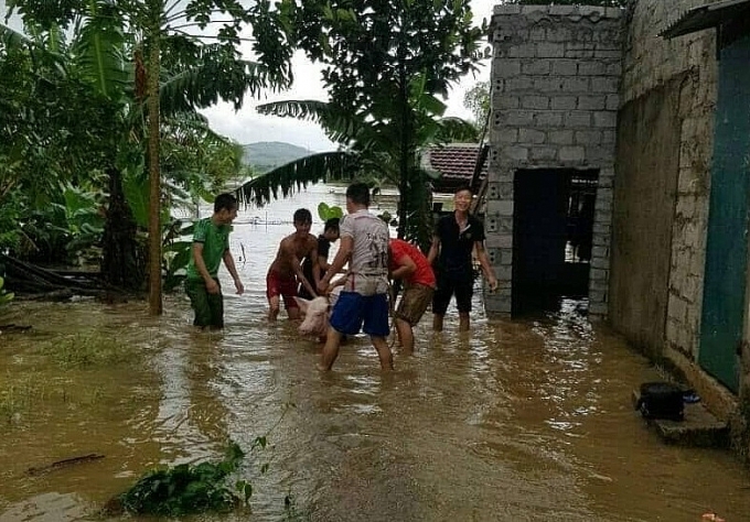 thanh hoa mua lon khien 300 can nha bi ngap sau giao thong chia cat nhieu noi