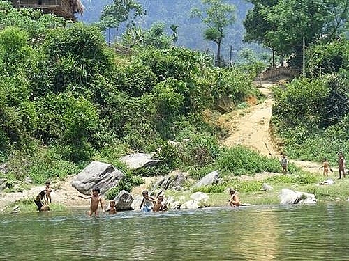 Tộc người "ngủ ngồi" giữa đại ngàn Pù Mát chính thức được an cư toc nguoi ngu ngoi giua dai ngan pu mat chinh thuc duoc an cu