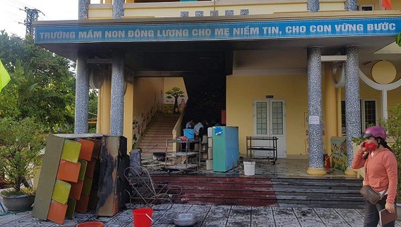 Cháy ở trường mầm non, giáo viên hớt hãi đưa 118 bé đi sơ tán