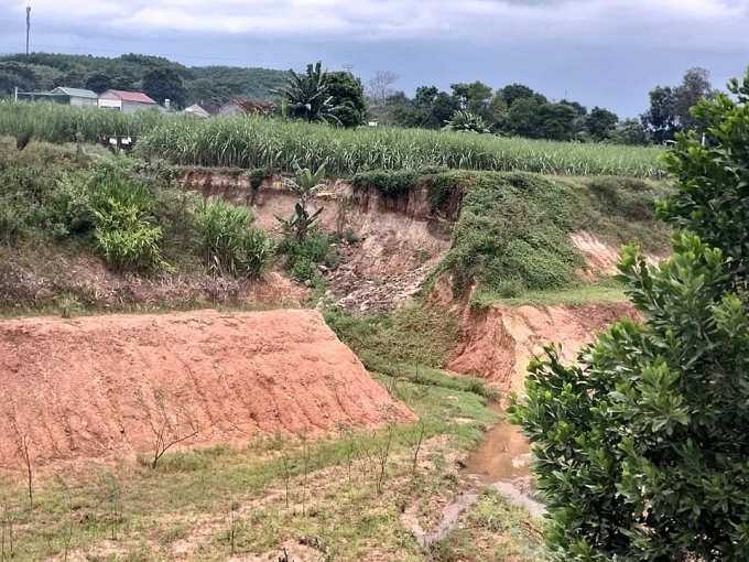 Kênh tiêu 756 tỷ đồng chưa một ngày sử dụng đã xuống cấp nghiêm trọng kenh tieu 756 ty dong chua mot ngay su dung da xuong cap nghiem trong