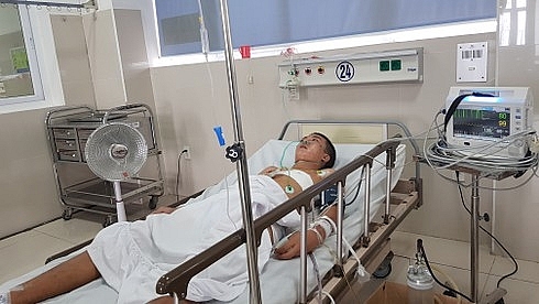 Bật báo động đỏ, cứu sống nam bệnh nhân bị đâm thủng tim nguy kịch bat bao dong do cuu song nam benh nhan bi dam thung tim nguy kich