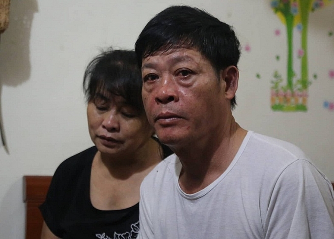 khoi to bi can cac doi tuong dua nguoi tron di nuoc ngoai trai phep