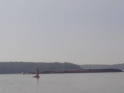 khoi to bi can cac doi tuong dua nguoi tron di nuoc ngoai trai phep