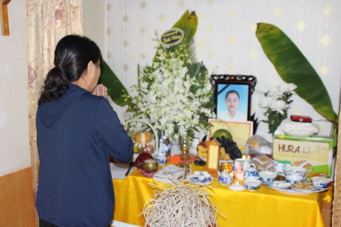 nguoi than khoc can nuoc mat vi nhan hung tin nhung dua con nam lai o troi au