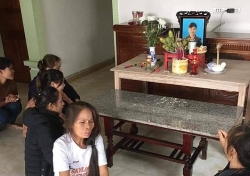 tuyen truyen chinh sach lao dong cho nu cong nhan va phong trao chong rac thai nhua