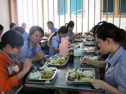 Phó Chủ tịch Tổng LĐLĐ Việt Nam trăn trở về sức khỏe, bữa ăn của công nhân