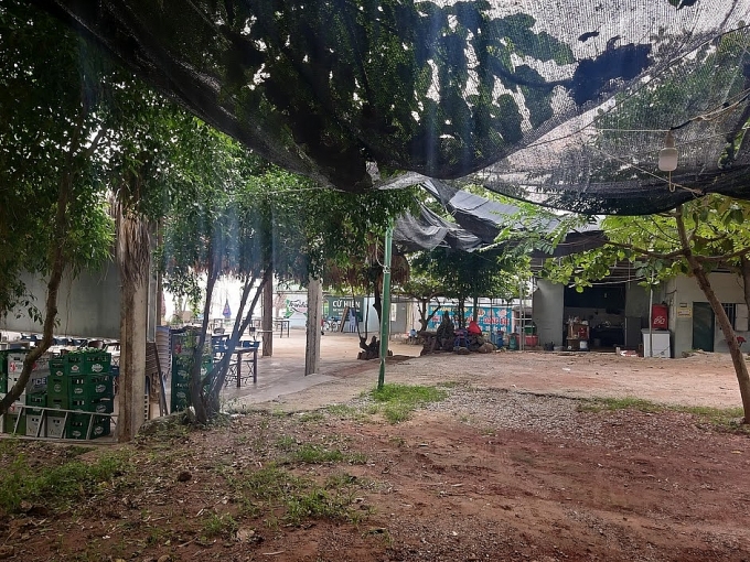 Hàng loạt nhà hàng, quán ăn vô tư lấn chiếm biển cửa Hiền nghe an hang loat nha hang quan an vo tu lan chiem bien cua hien