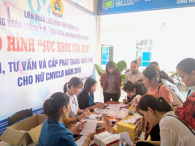 170 nữ cán bộ, viên chức lao động được khám, tư vấn và cấp thuốc miễn phí 170 nu can bo vien chuc lao dong duoc kham tu van va cap thuoc mien phi