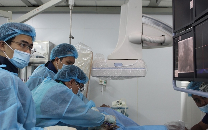 Quảng Trị điều trị thành công ca phình động mạnh chủ bụng quang tri can thiep dieu tri thanh cong ca phinh dong manh chu bung