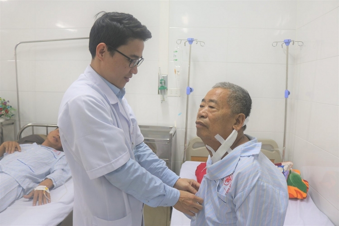 Lần đầu phẫu thuật thành công bóc nội mạc động mạch cảnh trong lan dau phau thuat thanh cong boc noi mac dong mach canh trong