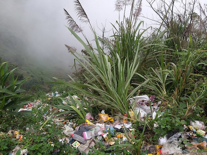 Cổng trời Mường Lống: Khu du lịch bị rác thải bủa vây cong troi muong long khu du lich bi rac thai bua vay