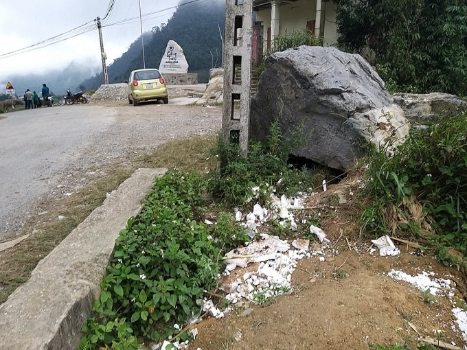 Cổng trời Mường Lống: Khu du lịch bị rác thải bủa vây cong troi muong long khu du lich bi rac thai bua vay