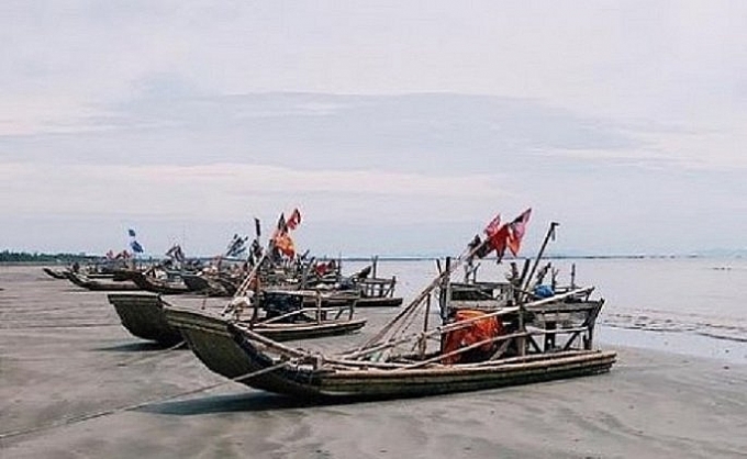 lat be danh ca tren bien thi the con trai dat vao bo bo mat tich