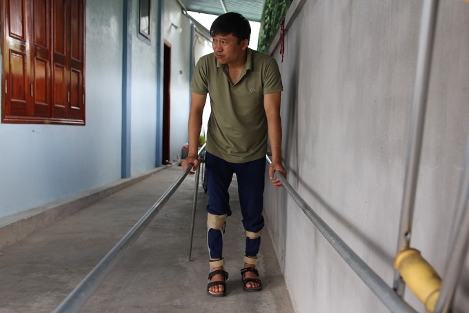 Đại úy biên phòng bị đạn xuyên trúng cột sống, liệt hai chân không đầu hàng số phận dai uy bien phong bi dan xuyen trung cot song liet hai chan khong dau hang so phan