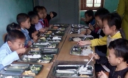 thang luong thu 13 het vo tay vo con vao tay ai