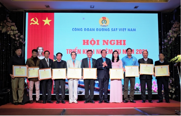 "Quyết liệt – Đổi mới – An toàn – Phát triển" "Quyết liệt – Đổi mới – An toàn – Phát triển"