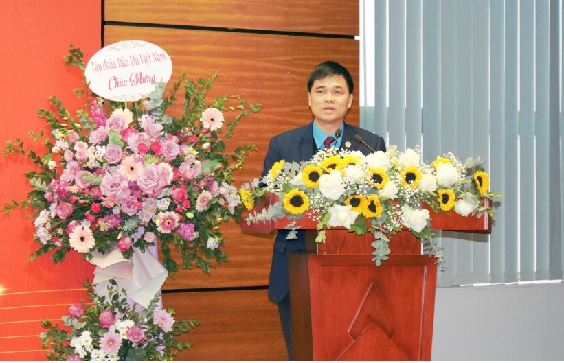 “Quản trị biến động – Tối ưu giá trị – Đẩy mạnh tiêu thụ – Nỗ lực vượt khó – Nắm bắt cơ hội – An toàn về đích”. “Quản trị biến động – Tối ưu giá trị – Đẩy mạnh tiêu thụ – Nỗ lực vượt khó – Nắm bắt cơ hội – An toàn về đích”.