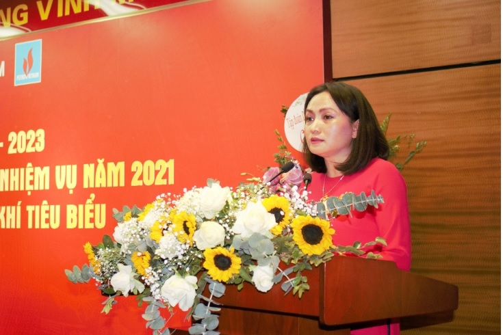 “Quản trị biến động – Tối ưu giá trị – Đẩy mạnh tiêu thụ – Nỗ lực vượt khó – Nắm bắt cơ hội – An toàn về đích”. “Quản trị biến động – Tối ưu giá trị – Đẩy mạnh tiêu thụ – Nỗ lực vượt khó – Nắm bắt cơ hội – An toàn về đích”.