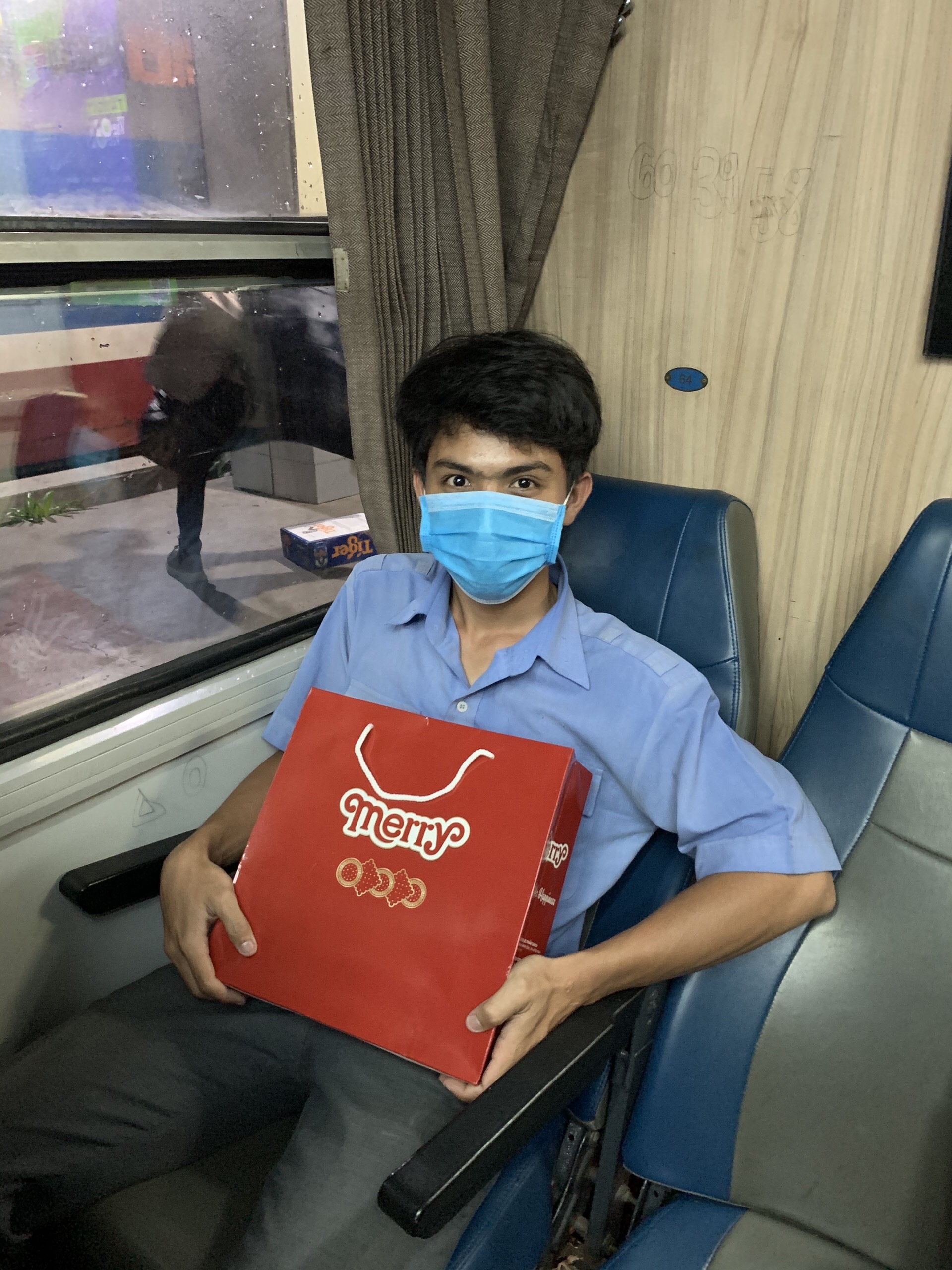 Chuyến tàu cuối cùng rời sân ga đêm Giao thừa Chuyến tàu cuối cùng rời sân ga đêm Giao thừa