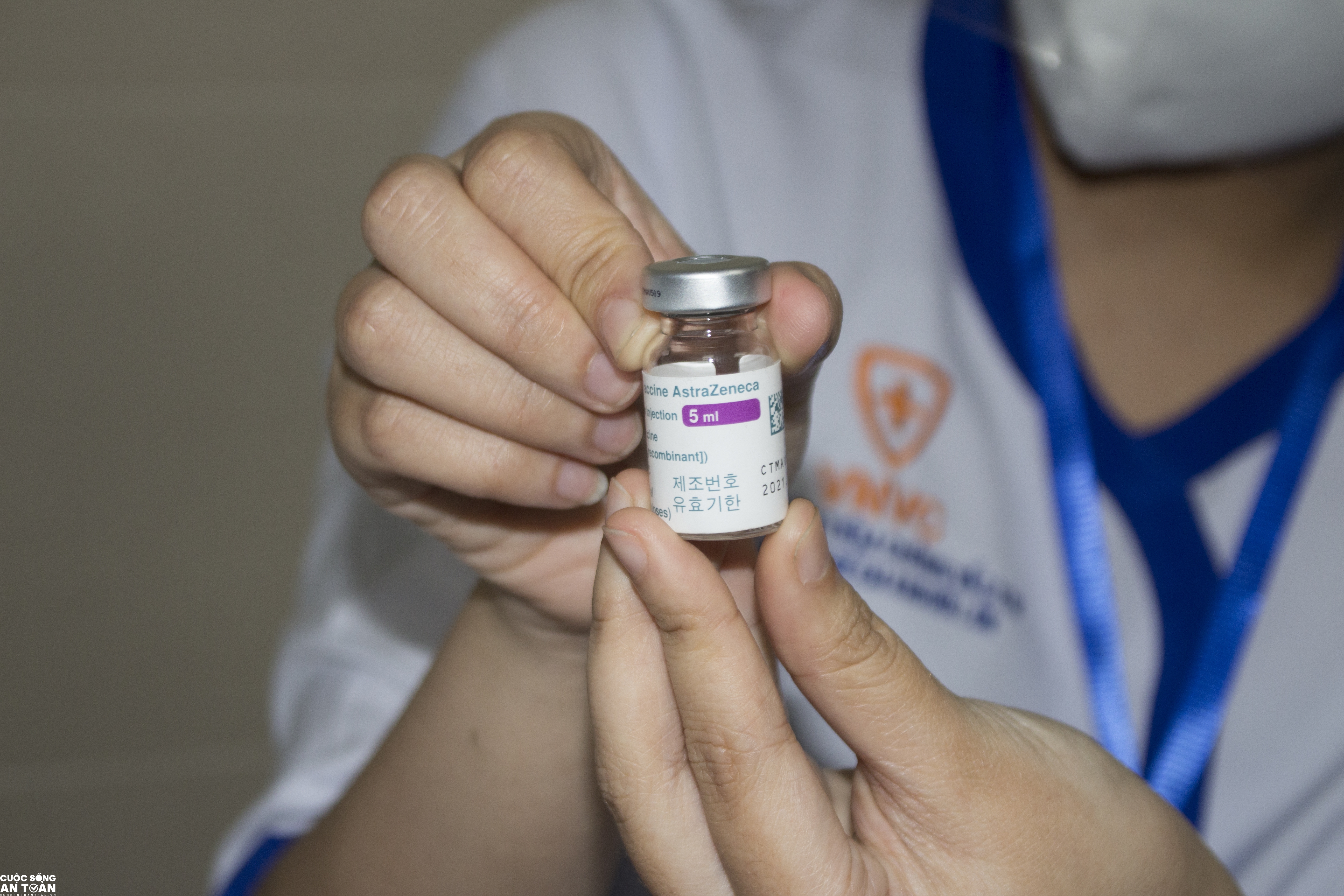 Tiêm chủng Vaccine COVID-19 ở Việt Nam: Yên tâm và Tin tưởng Tiêm chủng Vaccine COVID-19 ở Việt Nam: Yên tâm và Tin tưởng