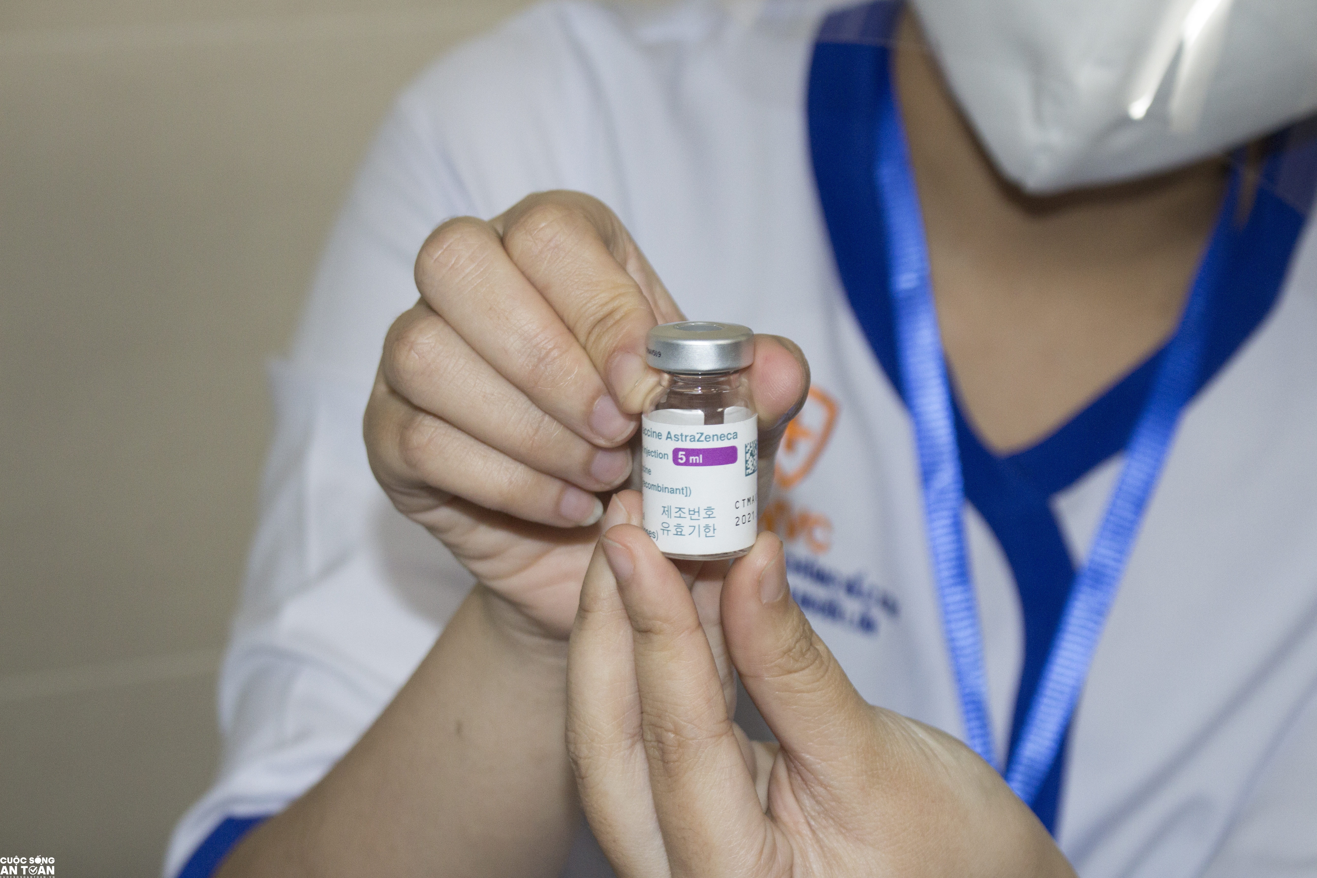 Tiêm chủng Vaccine COVID-19 ở Việt Nam: Yên tâm và Tin tưởng Tiêm chủng Vaccine COVID-19 ở Việt Nam: Yên tâm và Tin tưởng