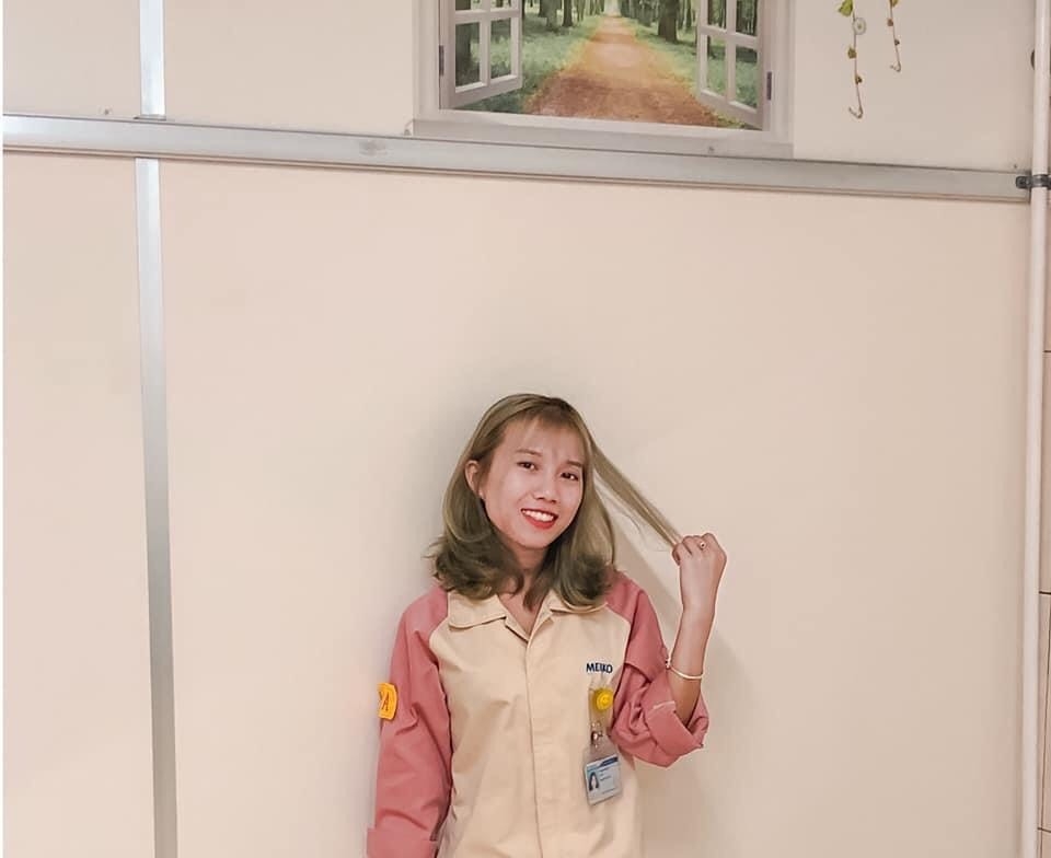 Công nhân háo hức "khoe" đồng phục "ngành" Công nhân háo hức "khoe" đồng phục "ngành"