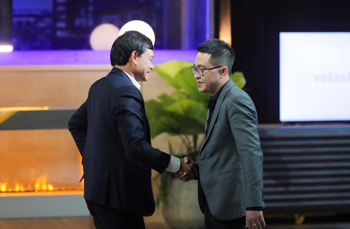 Thương hiệu phụ kiện điện thoại Việt được Shark Phú tuyên bố “tiền không quan trọng, còn thiếu đâu anh lo”