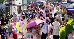 Dẹp nạn “chặt chém” du khách, không thể mãi nương tay