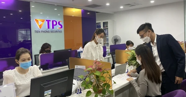 Chứng khoán Tiên Phong báo lỗ kỷ lục, cắt lỗ SSI và trái phiếu chưa niêm yết của R&amp;H Group trong quý 2