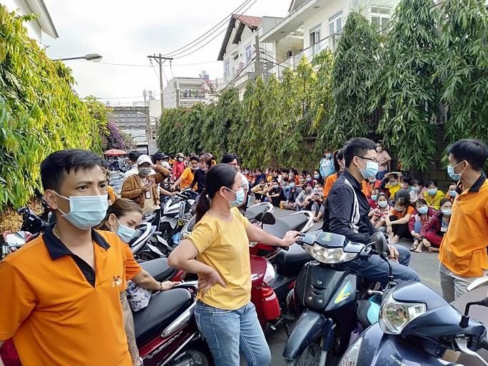 TP.HCM: 971 doanh nghiệp nợ BHXH trên 6 tháng Công nhân một công ty đóng trên địa bàn quận 12, TP. HCM ngừng việc vì doanh nghiệp nợ BHXH