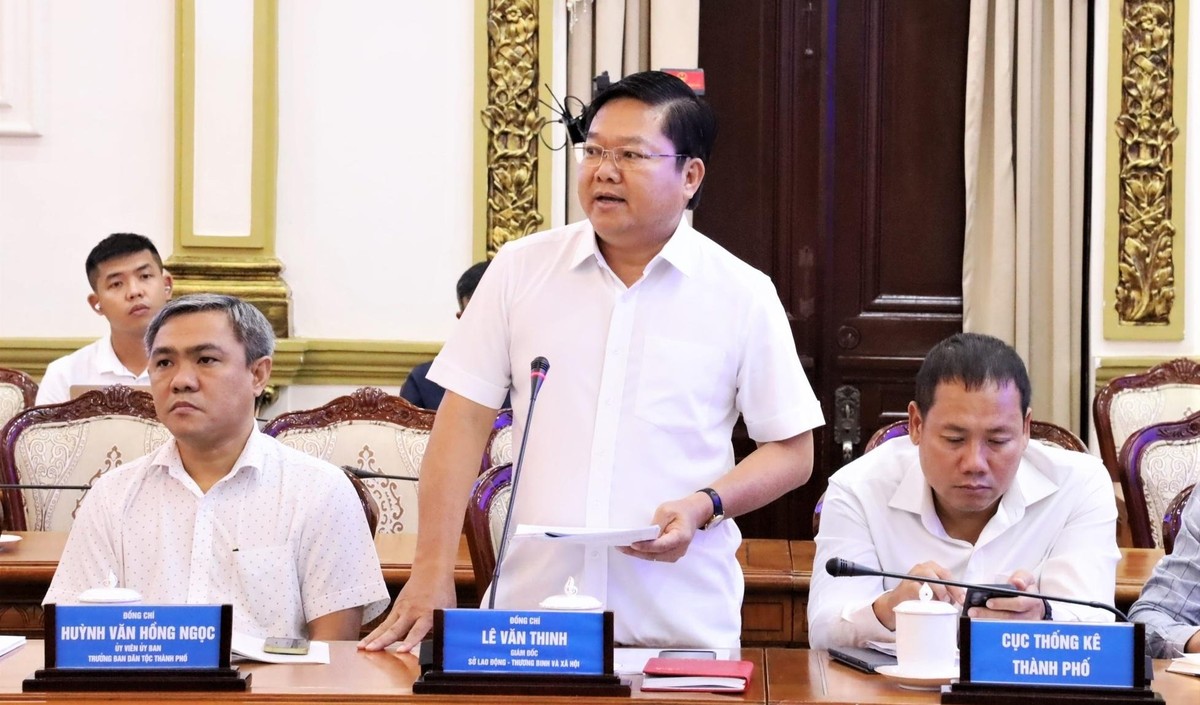 Gi&aacute;m đốc Sở LĐ-TB-XH L&ecirc; Văn Thinh