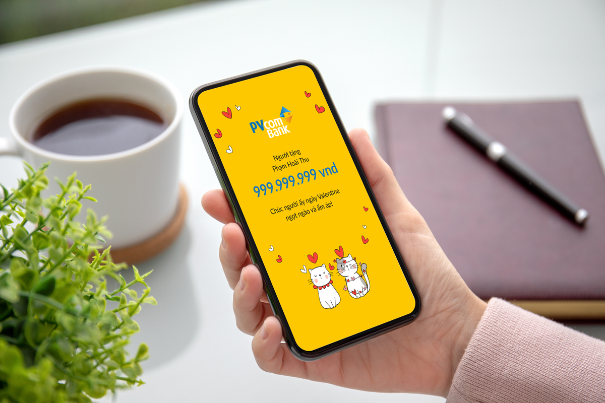 PVcomBank phát động cuộc thi sáng tạo thiệp trên PV Mobile Banking Không chỉ dễ dàng thực hiện giao dịch chuyển khoản, khách hàng của PVcomBank có thể gửi kèm thiệp và lời chúc tùy theo mục đích (Ảnh có tính chất minh họa)