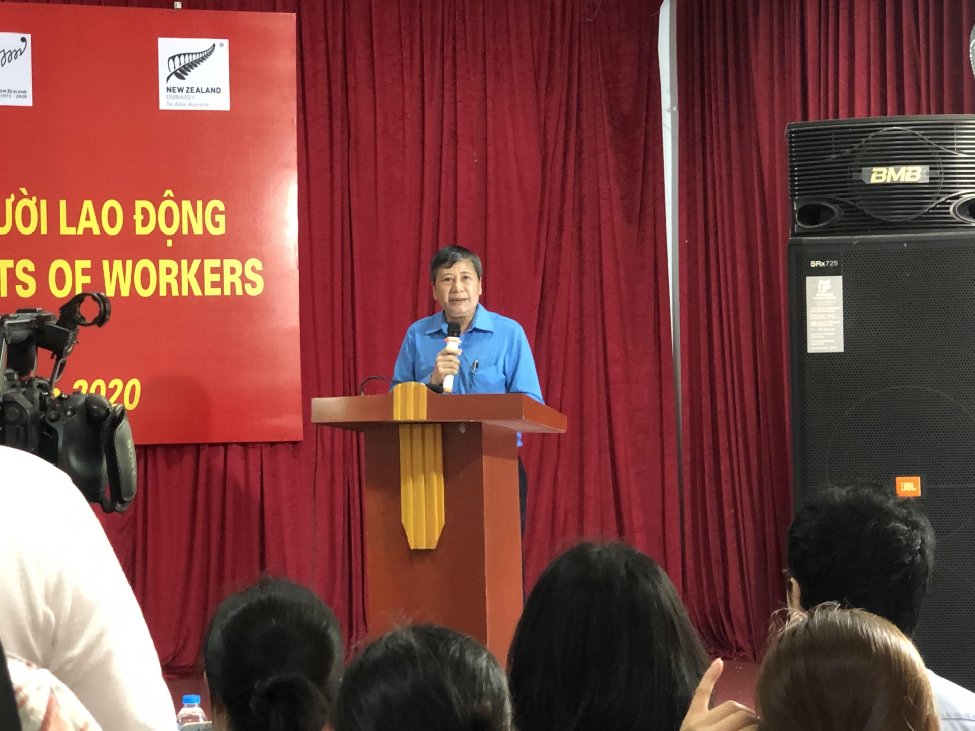 Công nhân lao động phấn khởi mua sắm tại Siêu thị 0 đồng cong nhan lao dong phan khoi mua sam tai sieu thi 0 dong