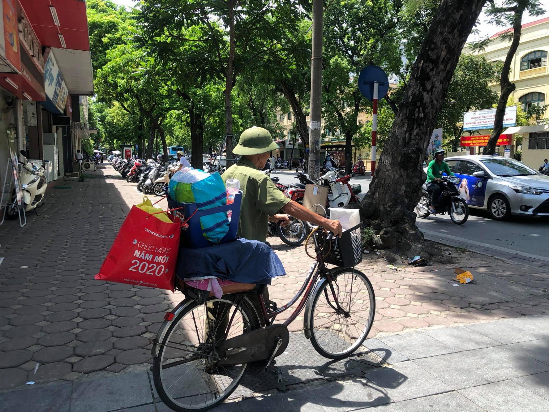 nghe nao thi cung la nghe mien la suc lao dong cua minh