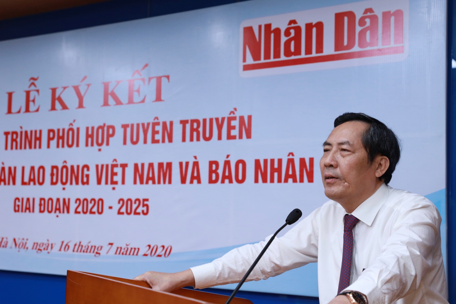 Phối hợp tuyên truyền giữa Tổng LĐLĐ Việt Nam và Báo Nhân Dân giai đoạn 2020 - 2025 phoi hop tuyen truyen giua tong ldld viet nam va bao nhan dan giai doan 2020 2025