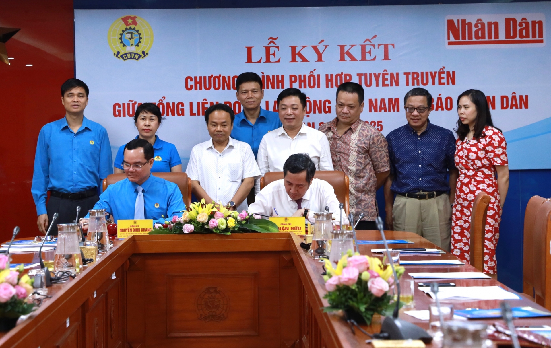 Phối hợp tuyên truyền giữa Tổng LĐLĐ Việt Nam và Báo Nhân Dân giai đoạn 2020 - 2025 phoi hop tuyen truyen giua tong ldld viet nam va bao nhan dan giai doan 2020 2025