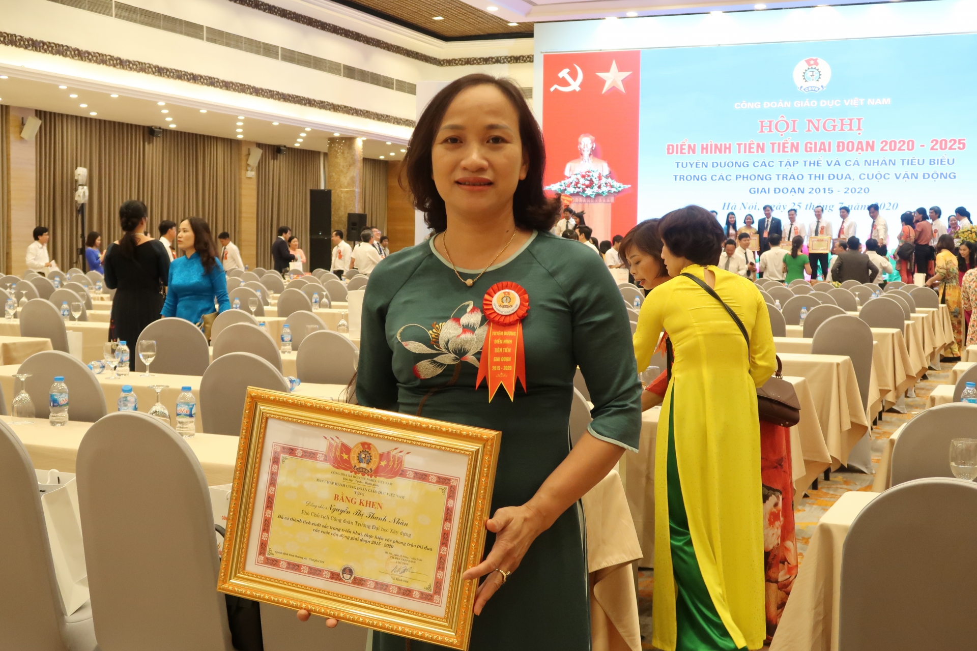 tuyen duong 34 tap the va 138 ca nhan xuat sac trong cac phong trao thi dua