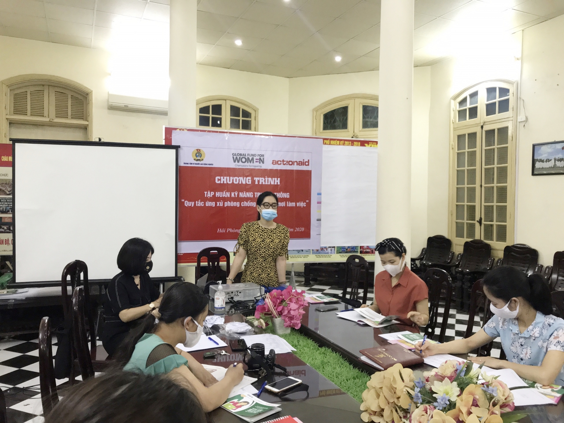 tap huan ky nang truyen thong chong quay roi tinh duc tai noi lam viec