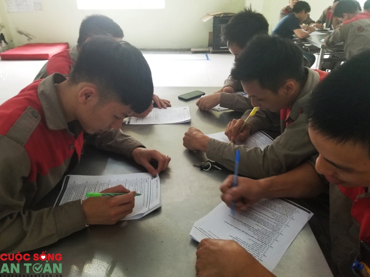 Huấn luyện an toàn vệ sinh lao động cho 50 chủ tịch công đoàn cơ sở có đông đoàn viên