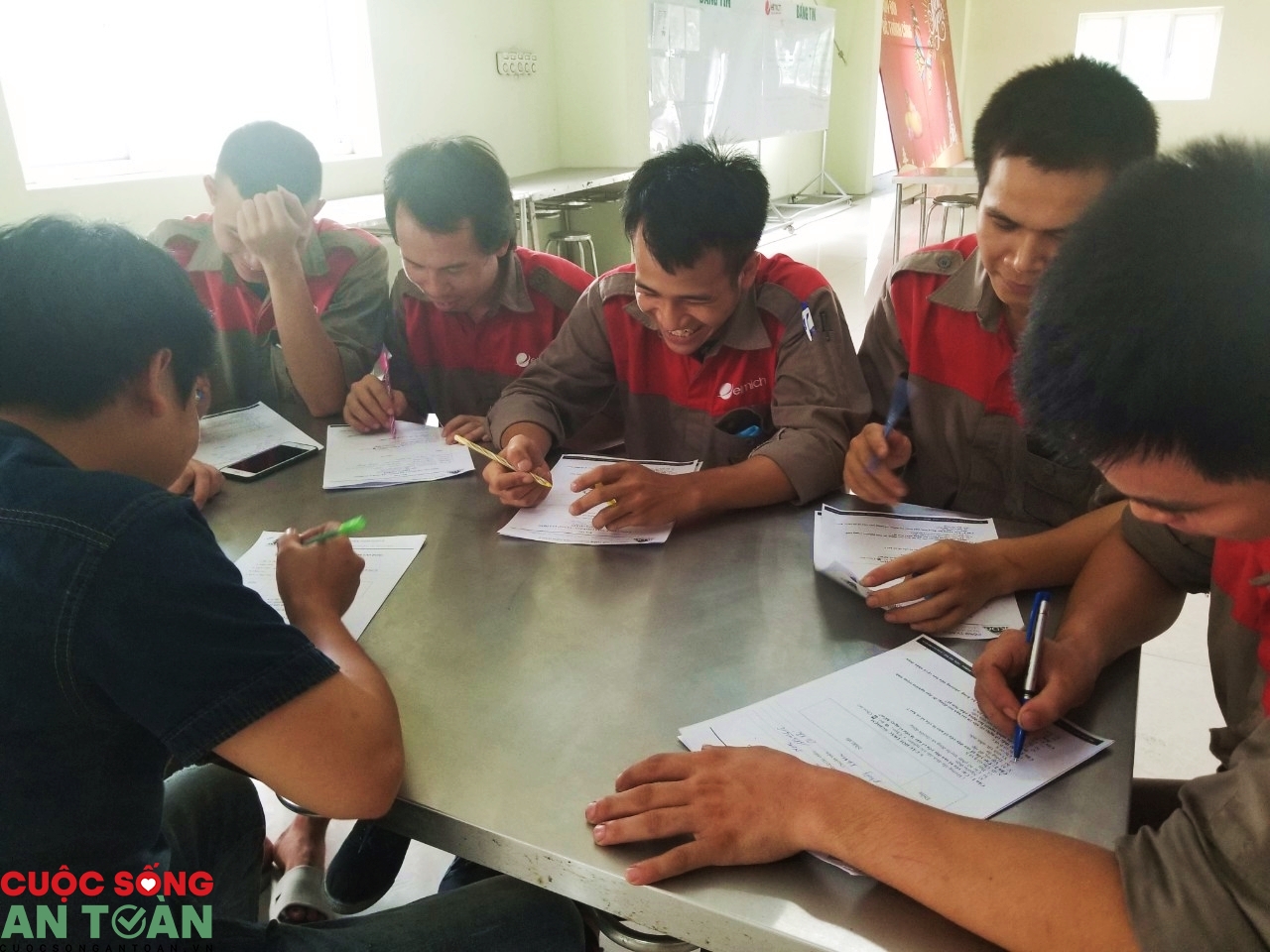 Huấn luyện an toàn vệ sinh lao động cho 50 chủ tịch công đoàn cơ sở có đông đoàn viên