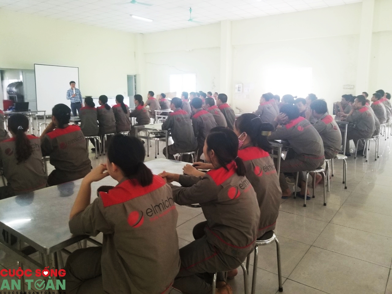 Huấn luyện an toàn vệ sinh lao động cho 50 chủ tịch công đoàn cơ sở có đông đoàn viên