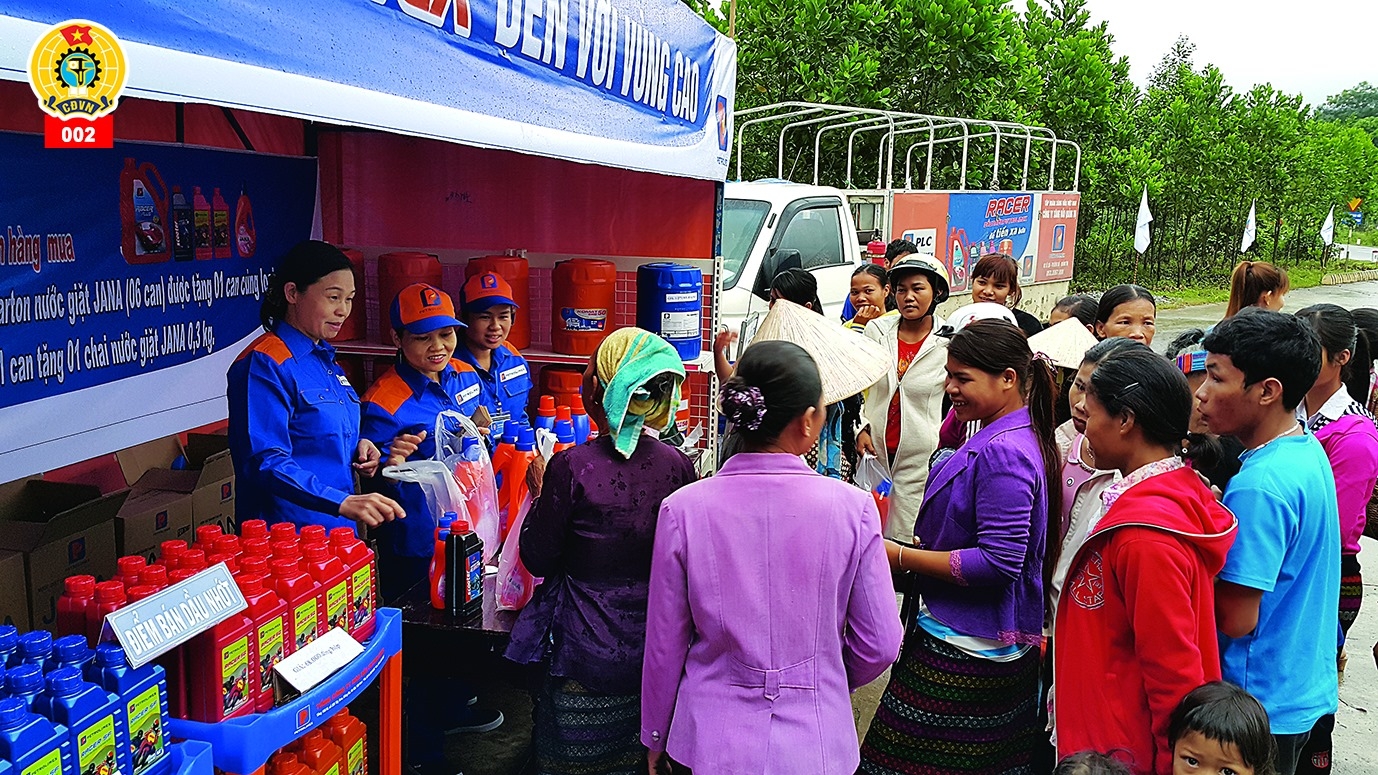 Mỗi bức ảnh là hơi thở của người lao động