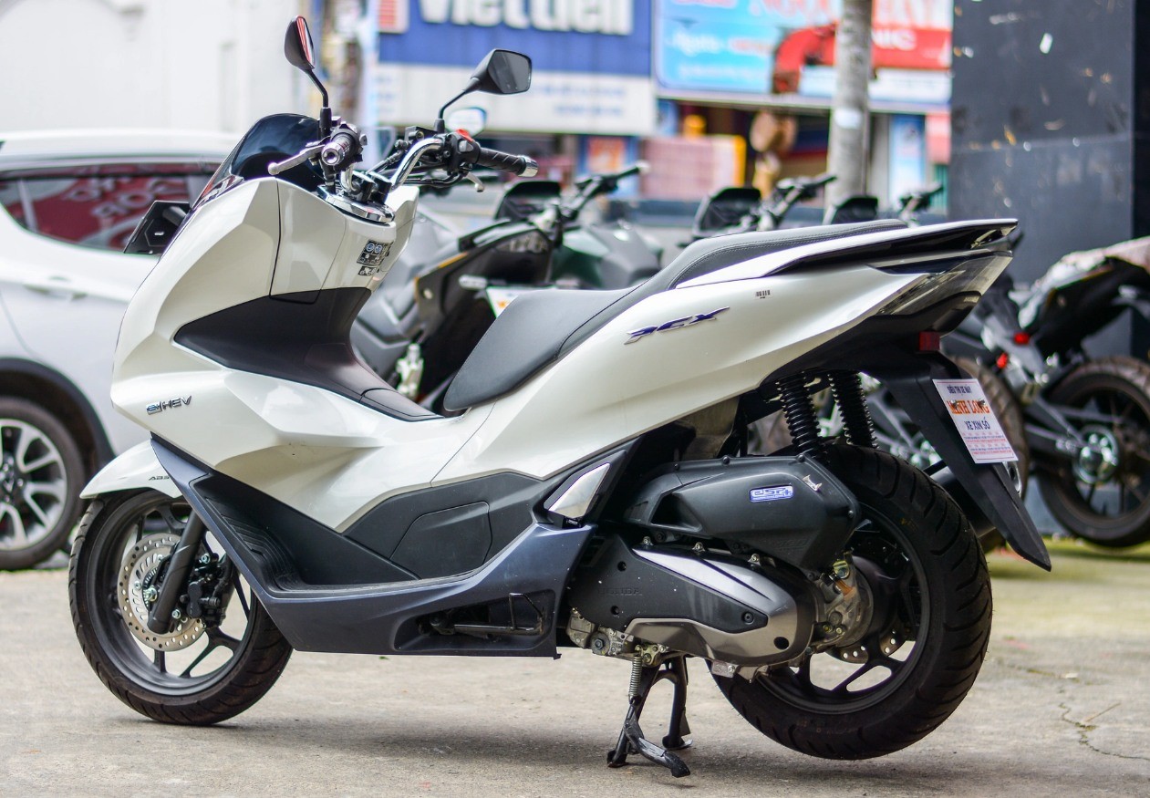 Honda PCX e:HEV 2022 về Việt Nam, giá gần 100 triệu đồng