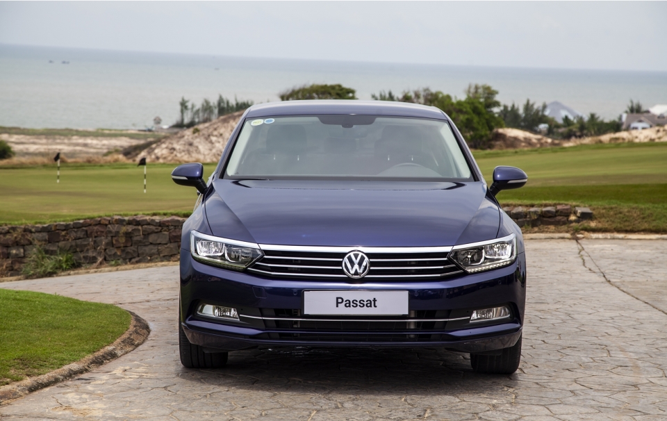 Volkswagen Passat giảm giá khủng lên đến 200 triệu đồng Volkswagen Passat giảm giá khủng lên đến 200 triệu đồng